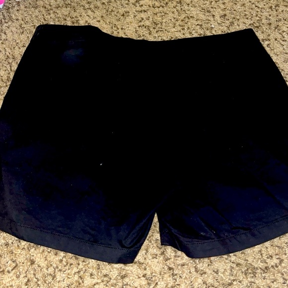 Old navy every day short. Size 14. - Picture 2 of 2